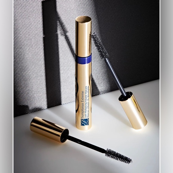 Estée Lauder Sumptuous Extreme Lash Multiplying Volume Mascara - Picture 2 of 5